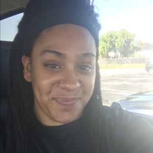 Meet your Posher, Cassandra